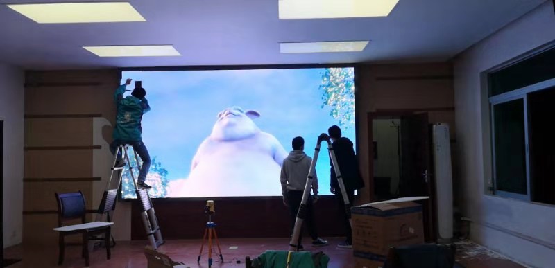 百讯电子LED大屏幕安装