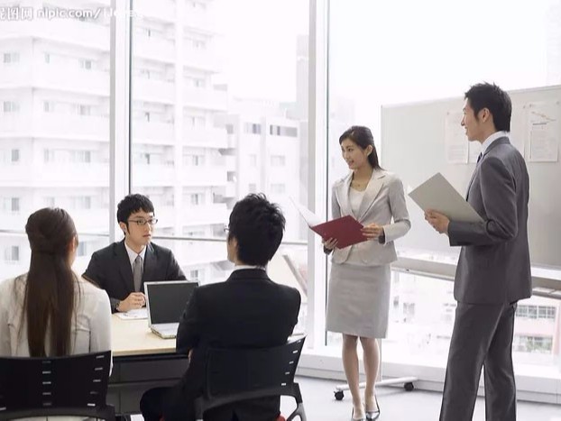 你还在为预约不到会议室而烦恼吗？一个会议平板帮你解决！